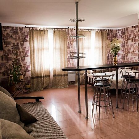 Golden Park Apartments Uman Ngoại thất bức ảnh